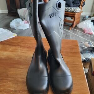 Dunlop Protective Footwear Chesapeake Rubber Boots, Steel Toe, Unisex Size 12